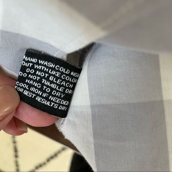 Walter Baker Lauren Top Grey Gingham Trumpet Sleeve NWT S - Picture 12 of 12